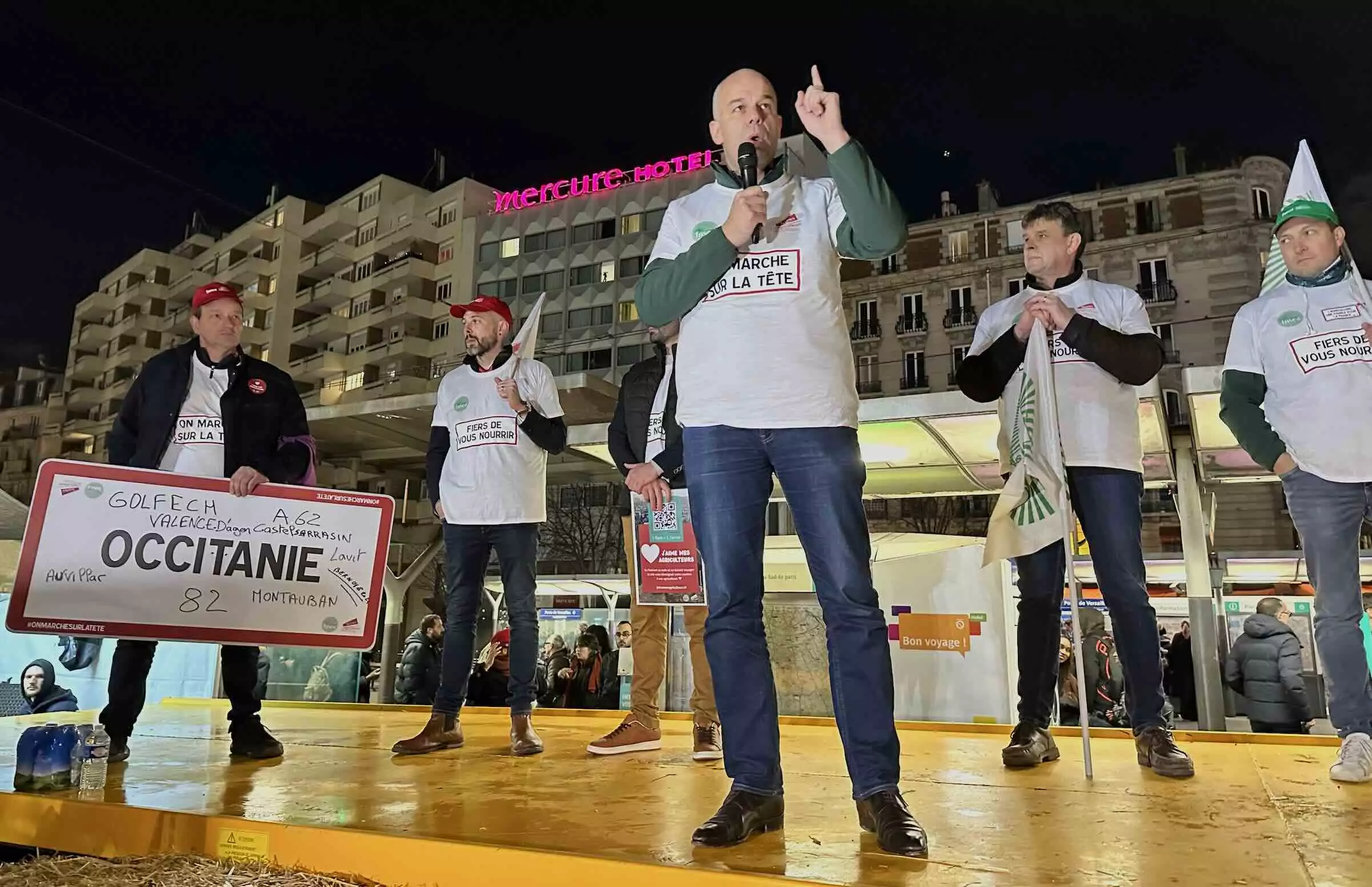 La veille de l’ouverture, les JA et la FNSEA avaient campé porte de Versailles pour maintenir la « pression » sur l’exécutif