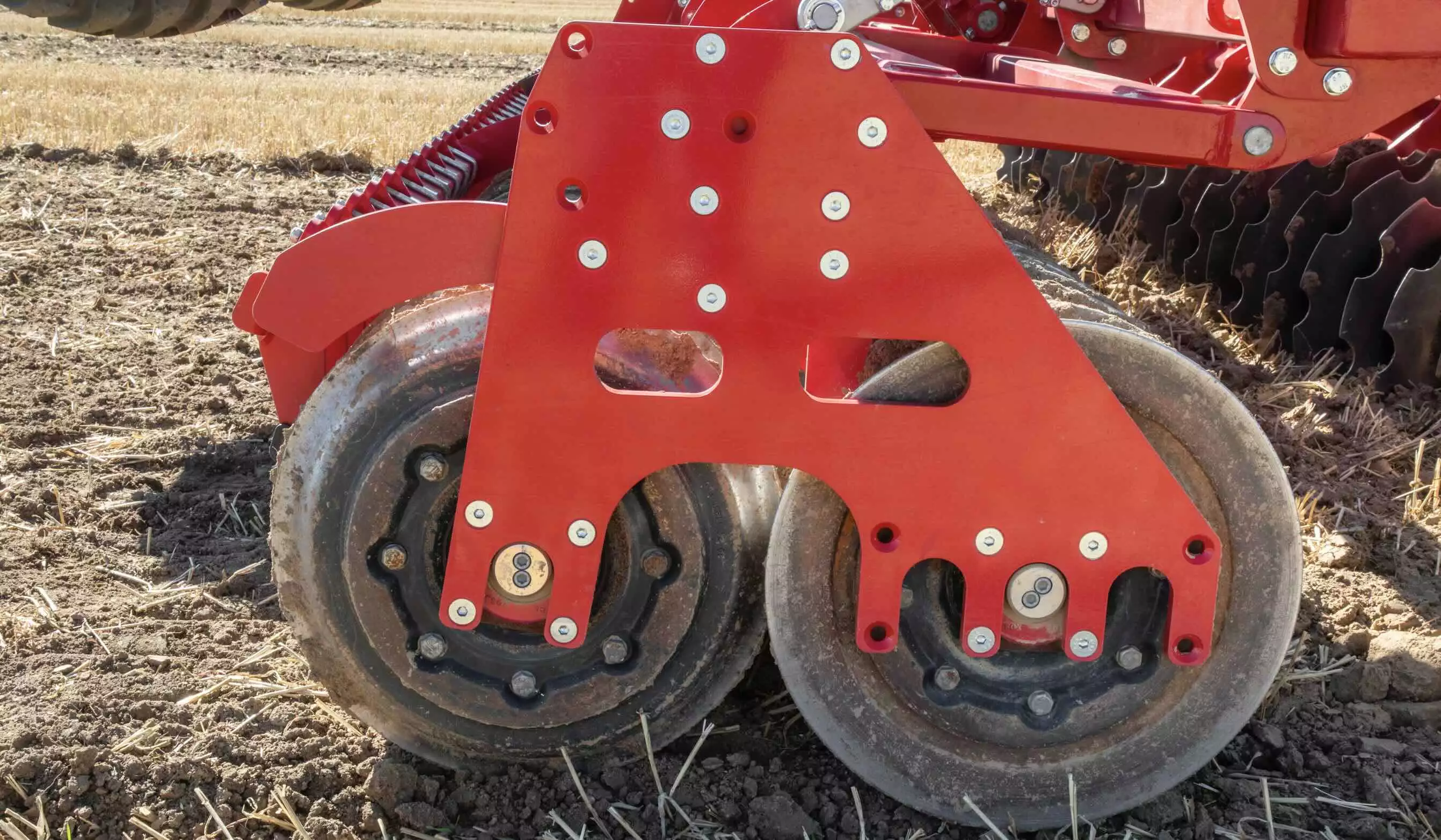 Le châssis de rouleau rigide réserve trois réglages d’écartement © Horsch