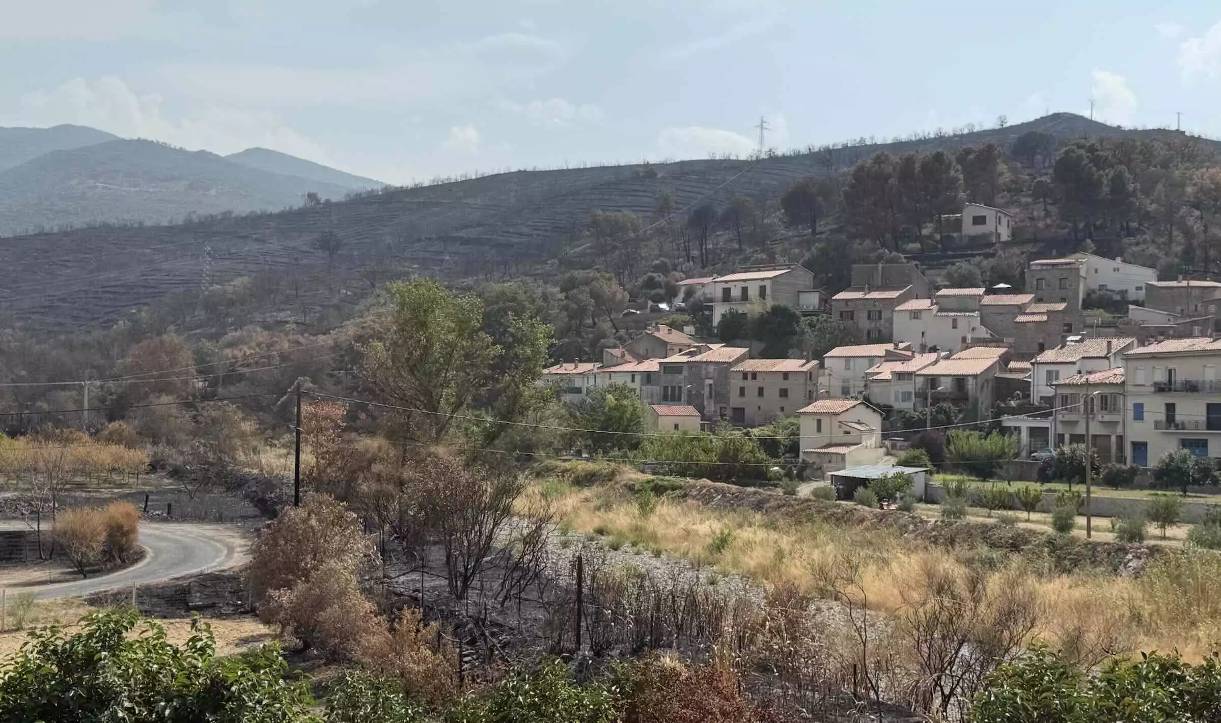 Le village de Bouleternère, point de bascule de l’incendie dans le massif des Aspres © R. Lecocq