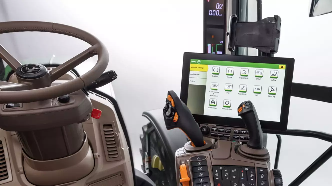 La nouvelle console CommandCenter G5Plus et son écran de 32,5 cm