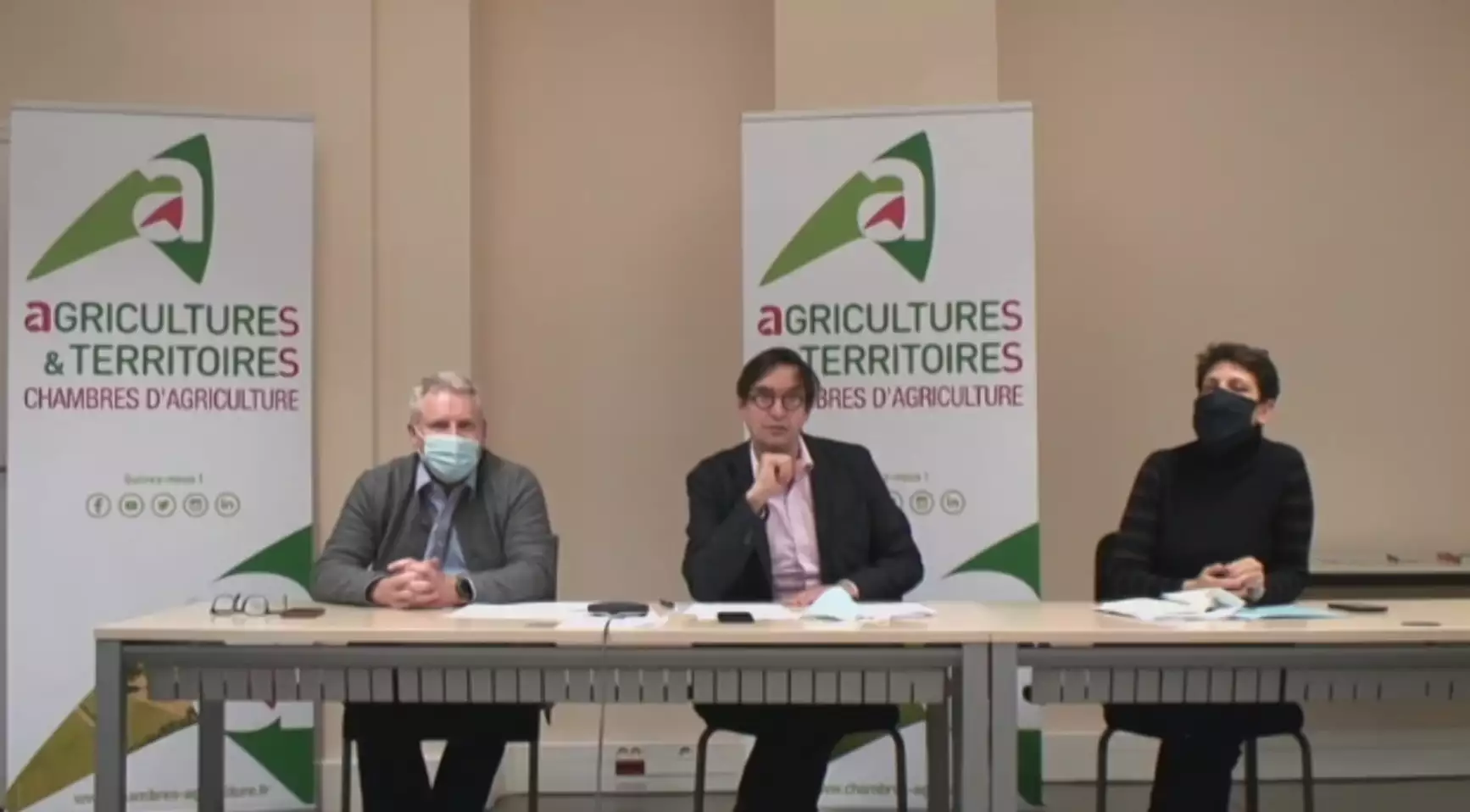 S&eacute;bastien Windsor, pr&eacute;sident de l&rsquo;APCA, entour&eacute; d&rsquo;Isabelle Chmitelin, directrice g&eacute;n&eacute;rale et de Christophe Hillairet, secr&eacute;taire g&eacute;n&eacute;ral