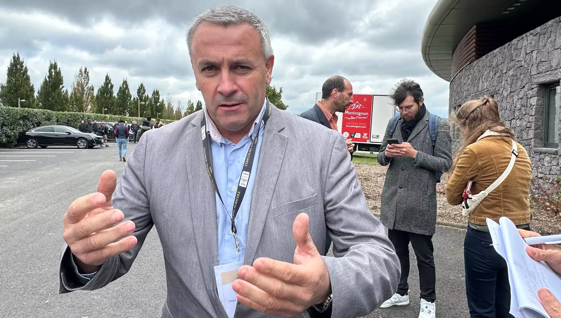 « Peut mieux faire » a déclaré Yannick Fialip, administrateur FNSEA et Président de la Chambre d’agriculture de Haute-Loire au sortir d’une réunion avec le Premier ministre