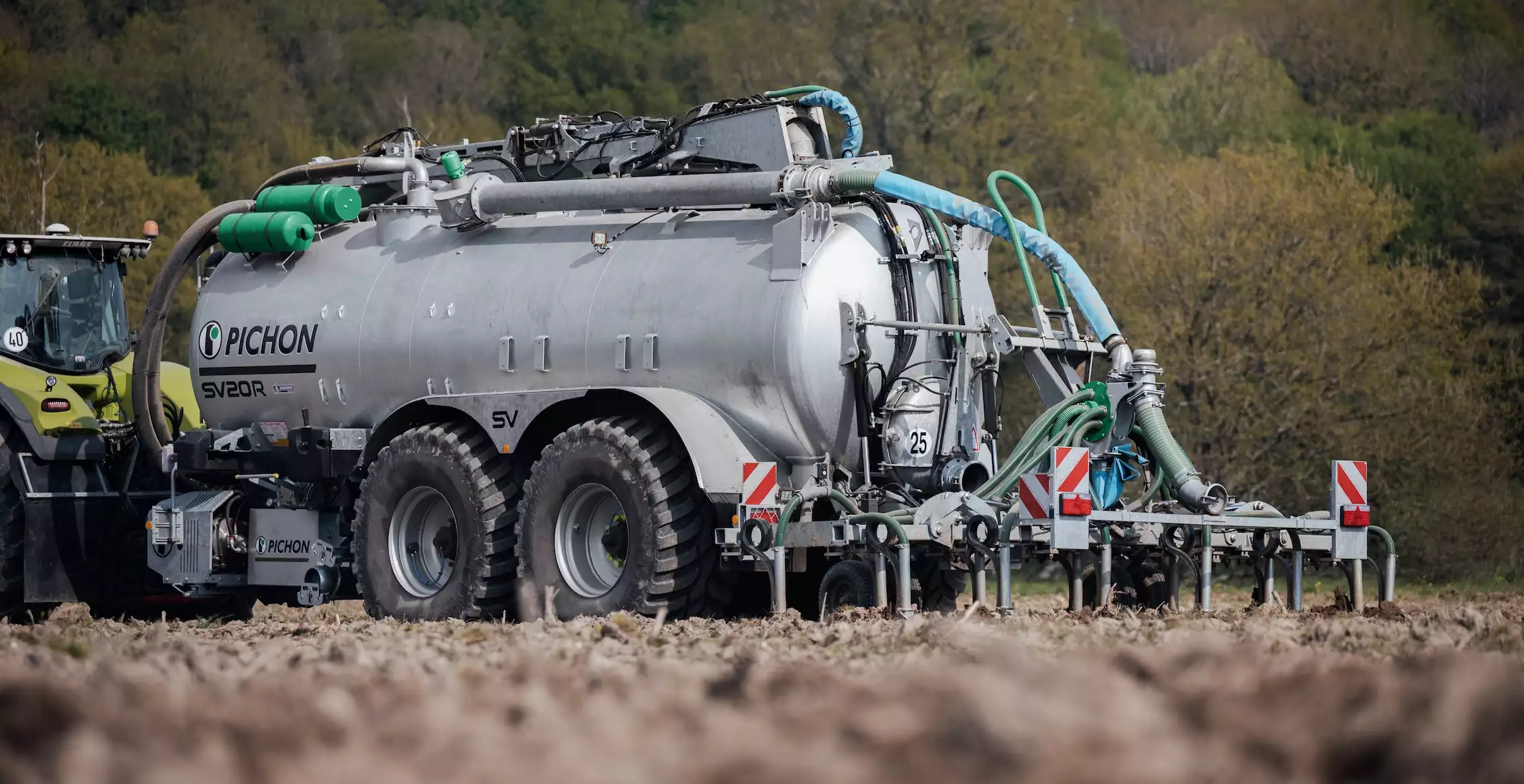 Les injecteurs et enfouisseurs permettent de réduire de 70 à 90% les émissions de NH3 et de N2O (Crédit photo : Pichon Industries)