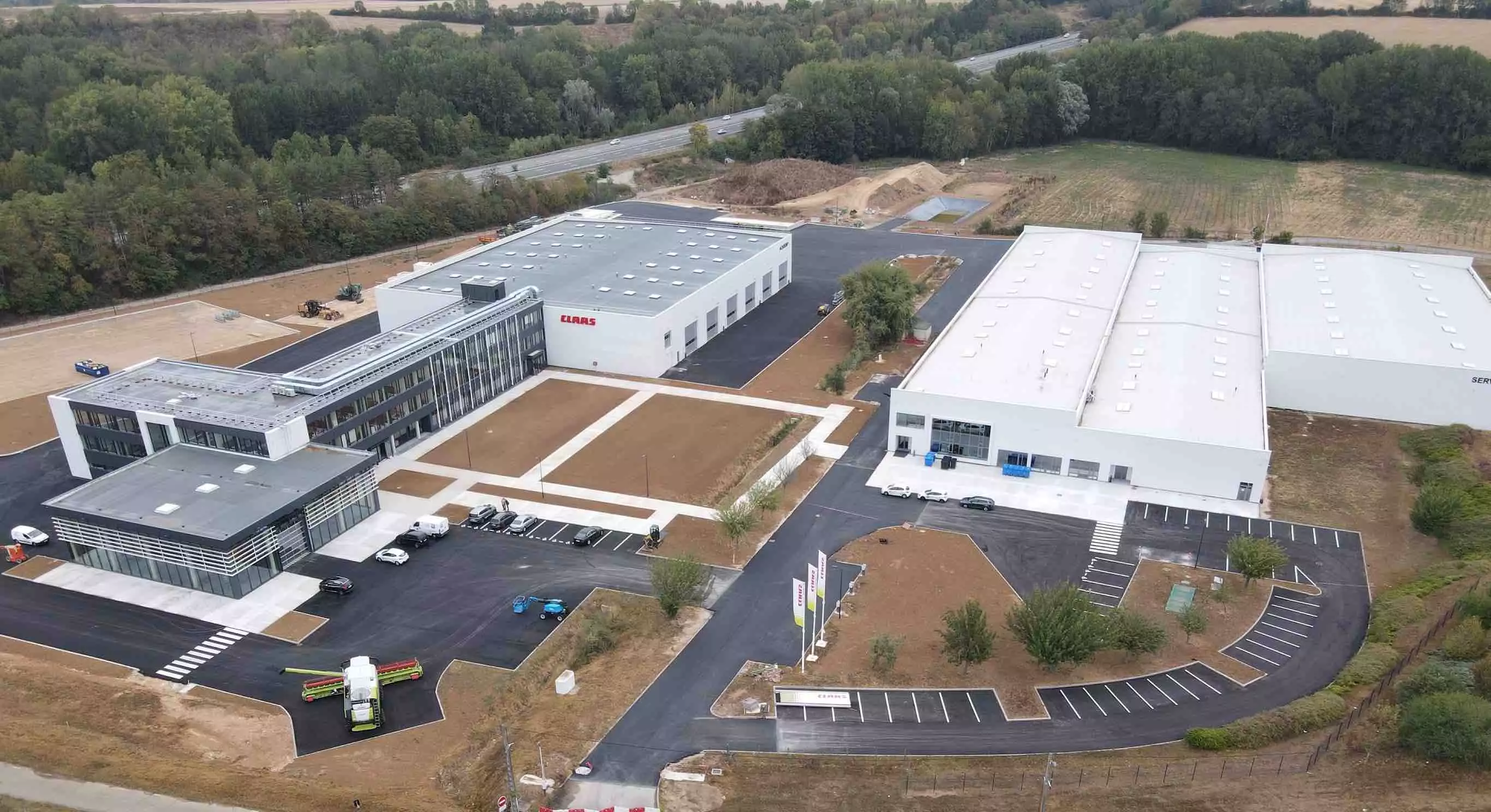 Le technopole d&rsquo;d&rsquo;Ymeray rassemble toutes les entit&eacute;s de Claas en France et va s&rsquo;enrichir d&rsquo;un Un Centre d&rsquo;exp&eacute;rience client avec piste d&rsquo;essai sur 7 ha