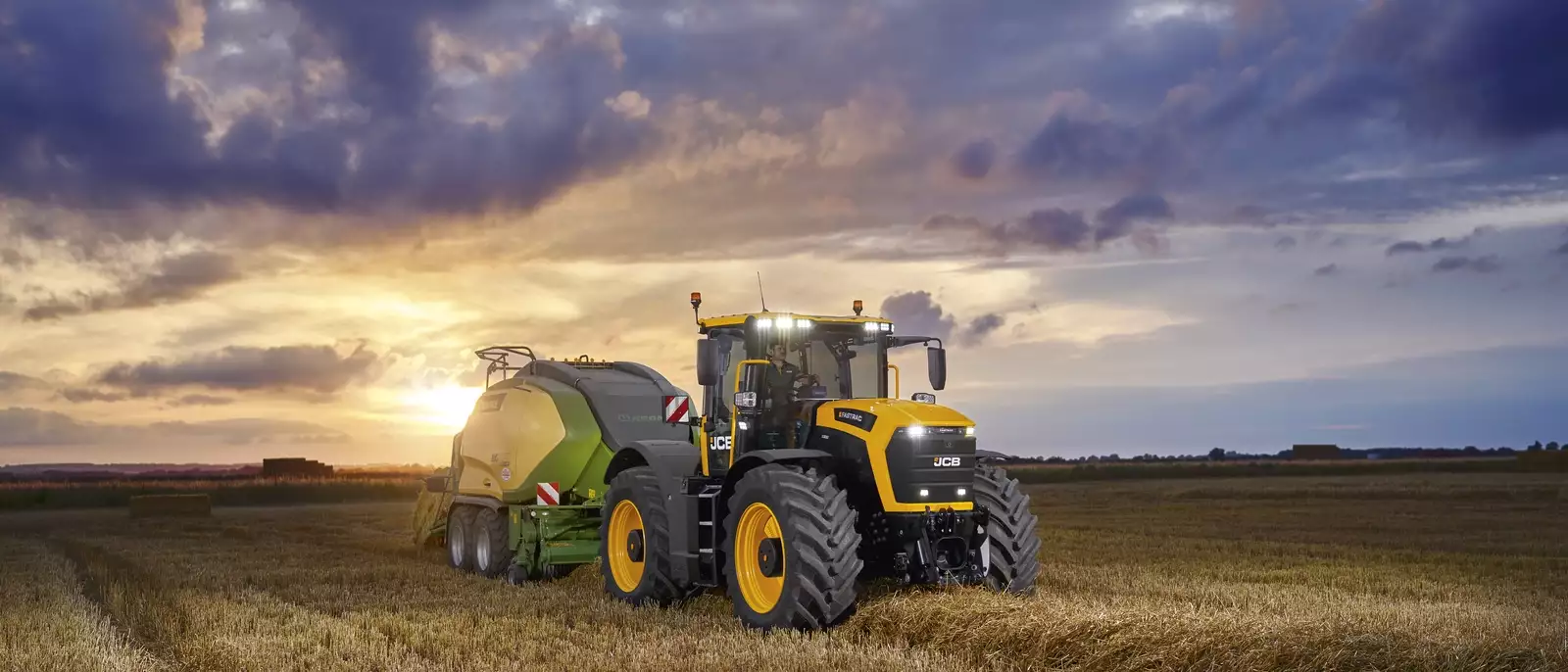 Le Fastrac 6300 est dotée d’une suspension avancée à correction automatique d’assiette, d’un système de télégonflage intégré (option) ou encore d’un double antenne GPS (Crédit photo : JCB)