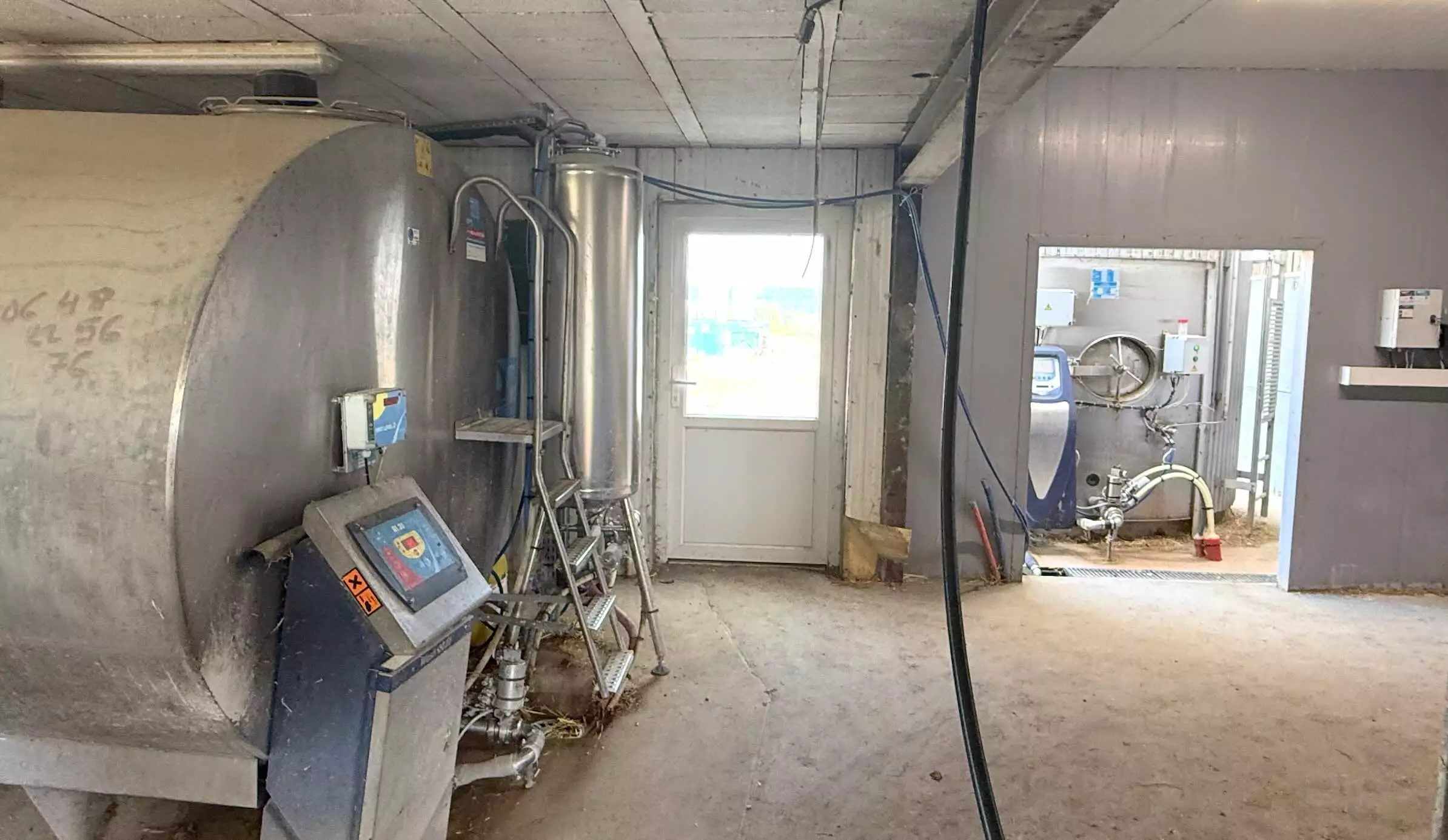 Le Gaec produit 2,6 millions de litres de lait, livrés aux deux tiers à Savencia et un tiers à Triballat Rians © R. Lecocq