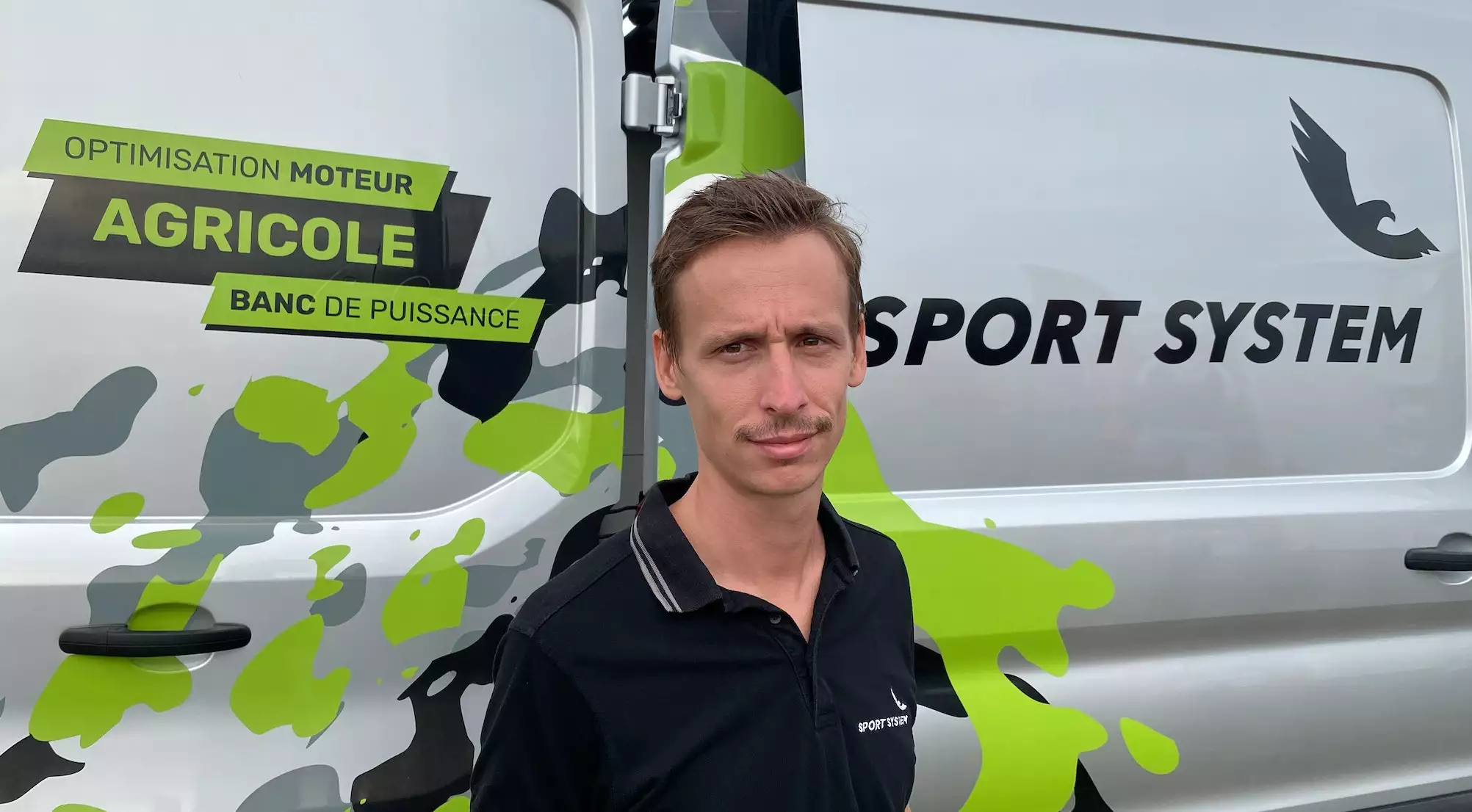 Il faut compter entre 150 € et 200 € le passage au banc et environ 1000 € la reprogrammation : « C’est très vite amorti », selon Cyril Quintin
