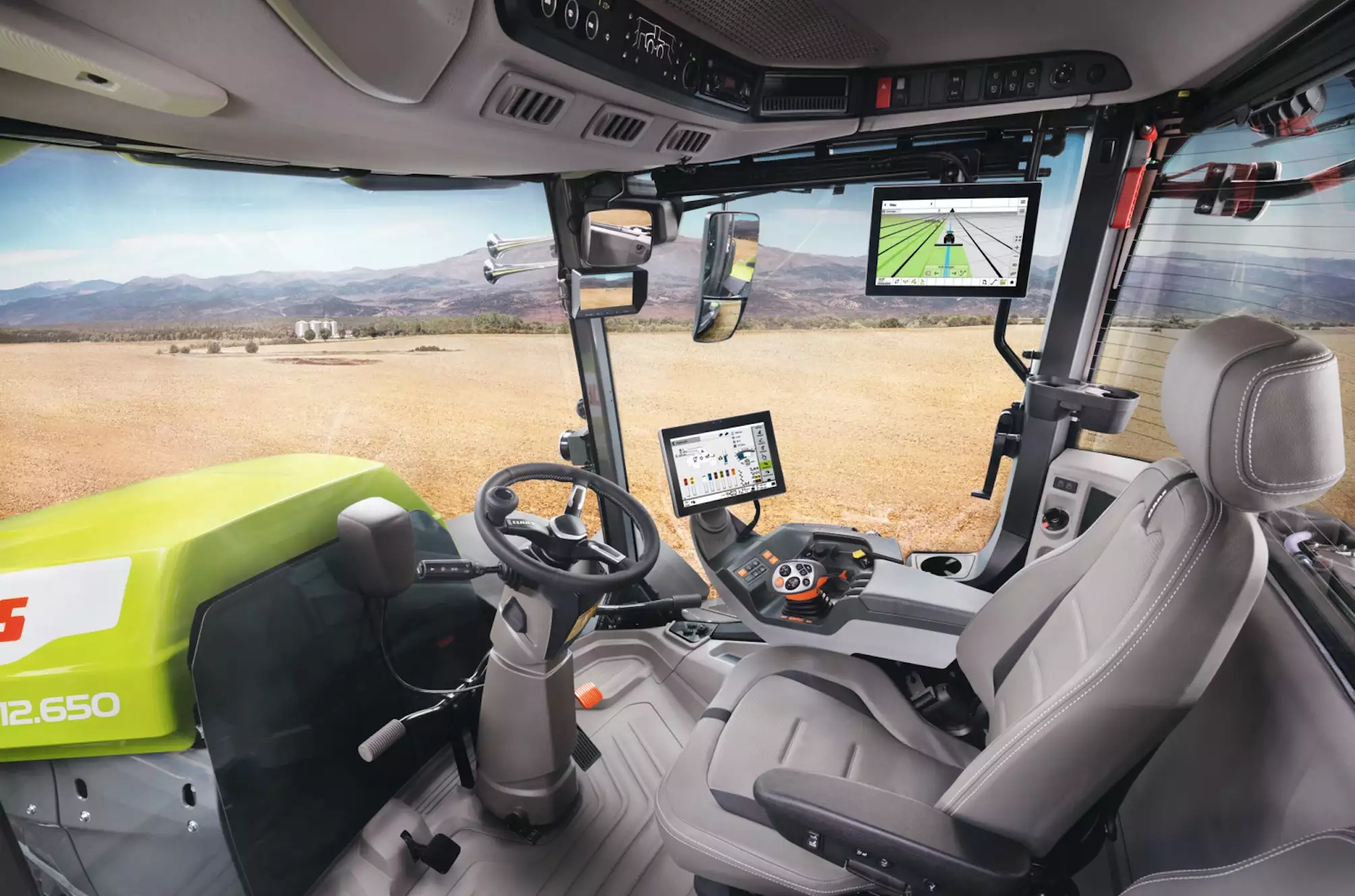 Suspendue en quatre points, la cabine arbore toutes les solutions digitales de Claas, dont le syst&egrave;me d&rsquo;assistance &agrave; la conduite Cemos