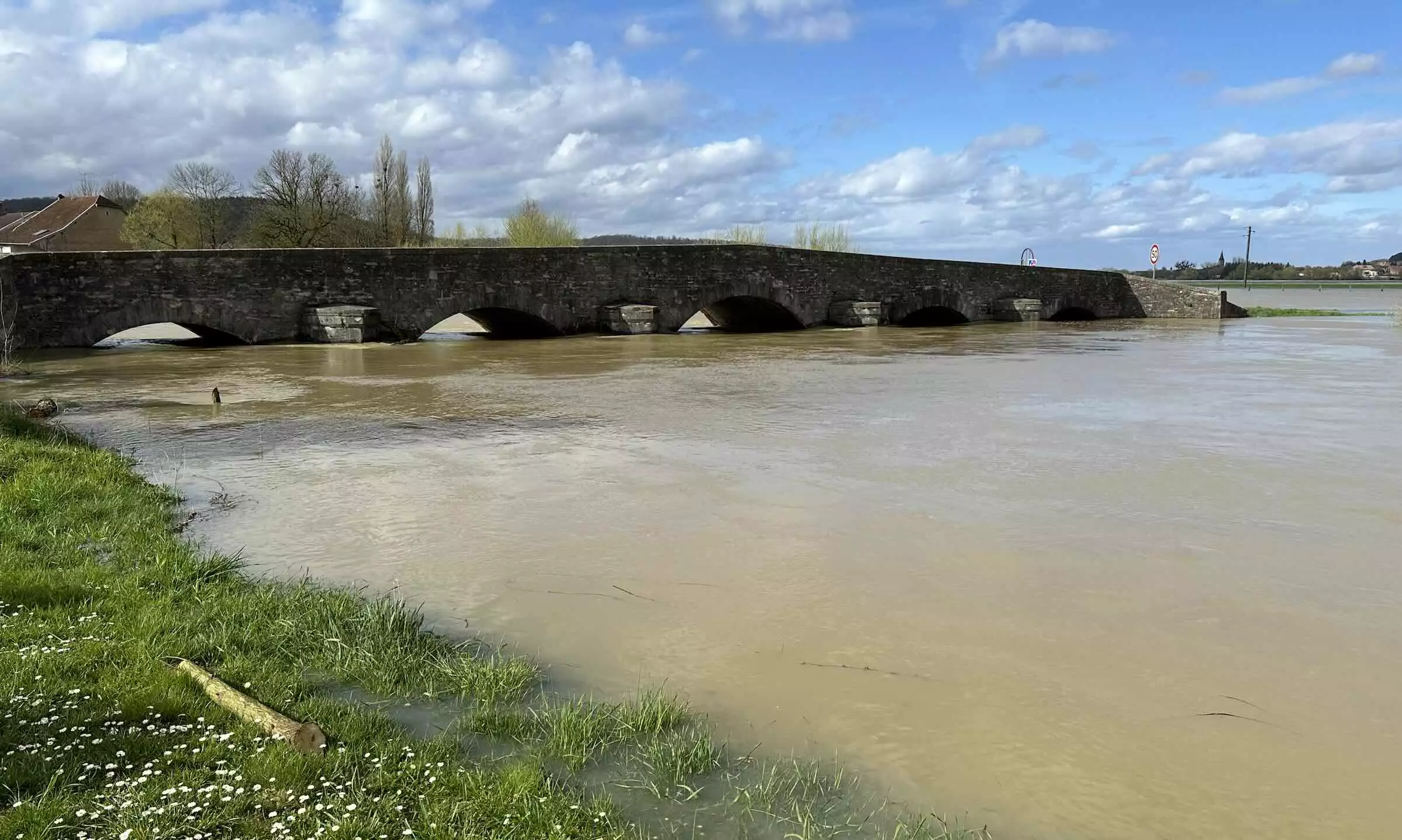 La crue de la Meuse à Frebécourt en avril 2024 © R. Lecocq