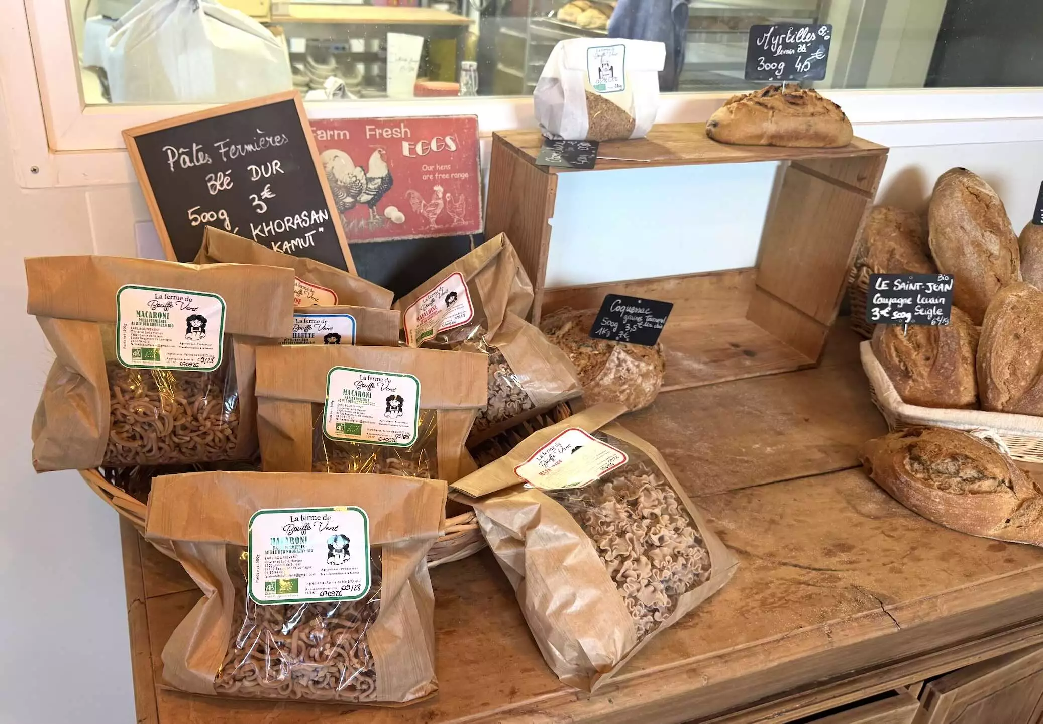 L'exploitation a multiplié les canaux de vente, à la ferme, au marché, au drive, au lycée et à la clinique de Beaumont-de-Lomagne ou encore dans deux petits magasins © R. Lecocq