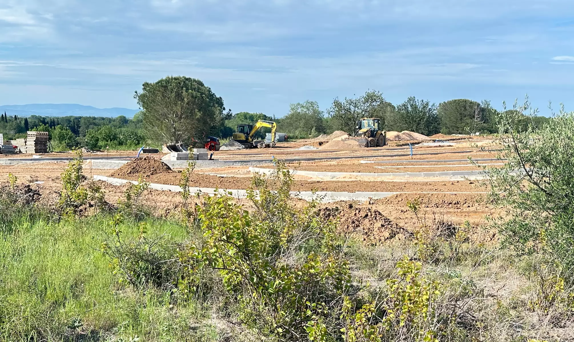 En baisse de 29% à 12.900 ha, l’urbanisation est désormais dépassée par la consommation masquée, estimée à 17.000 ha (Crédit photo : R. Lecocq)
