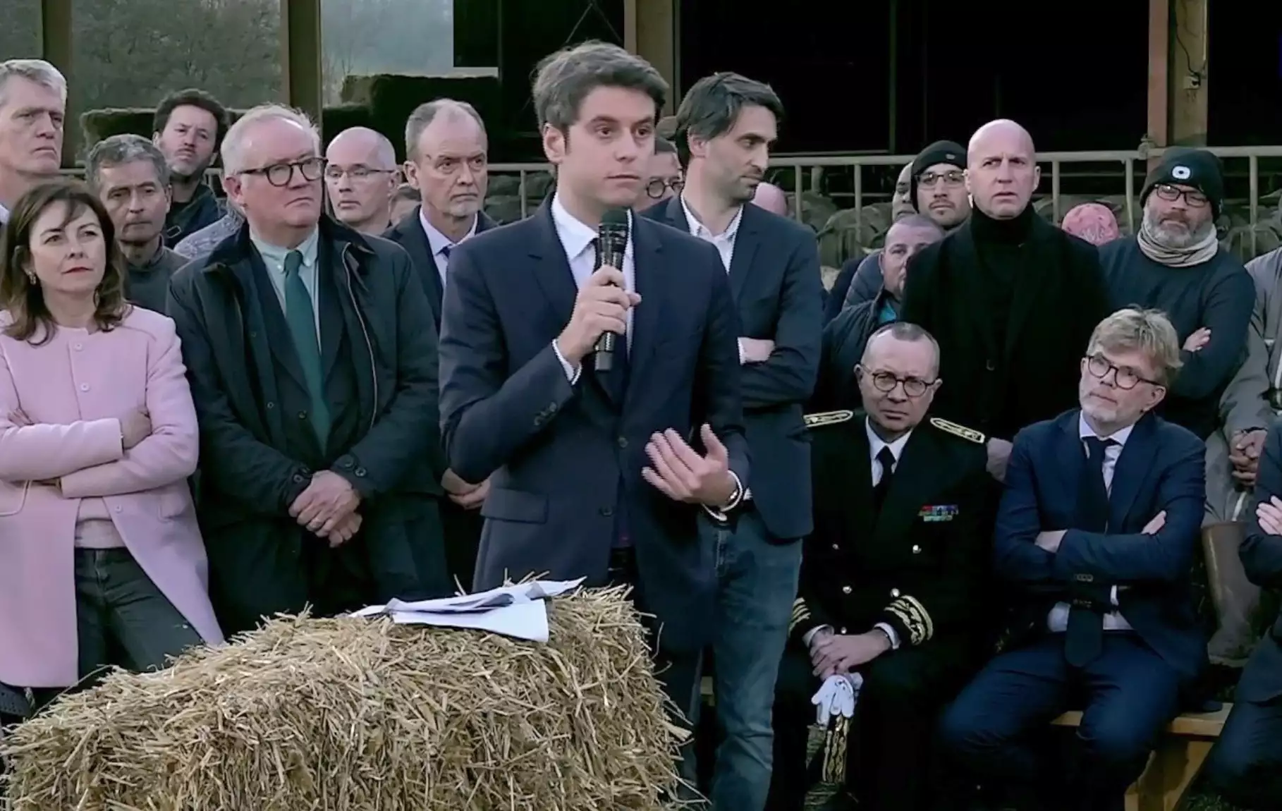 Le 26 janvier à Montastruc-de-Salies (Haute-Garonne), non loin du barrage de Carbonne, le Premier ministre Gabriel Attal annonce une première salve de mesures (Crédit photo : ministère de l’Agriculture)