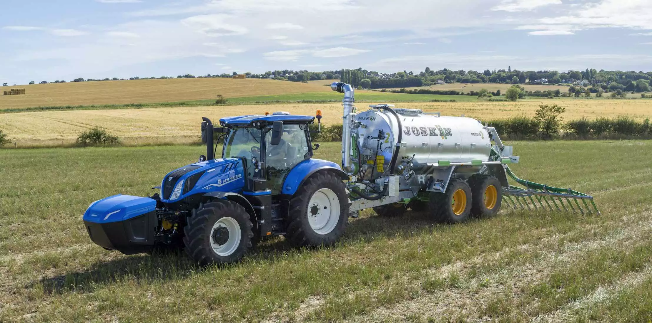 Le T6.180 Methane Power tient la demi-journée en chantier d’épandage de lisier. Le plein assuré en huit minutes (Crédit photo : New Holland)
