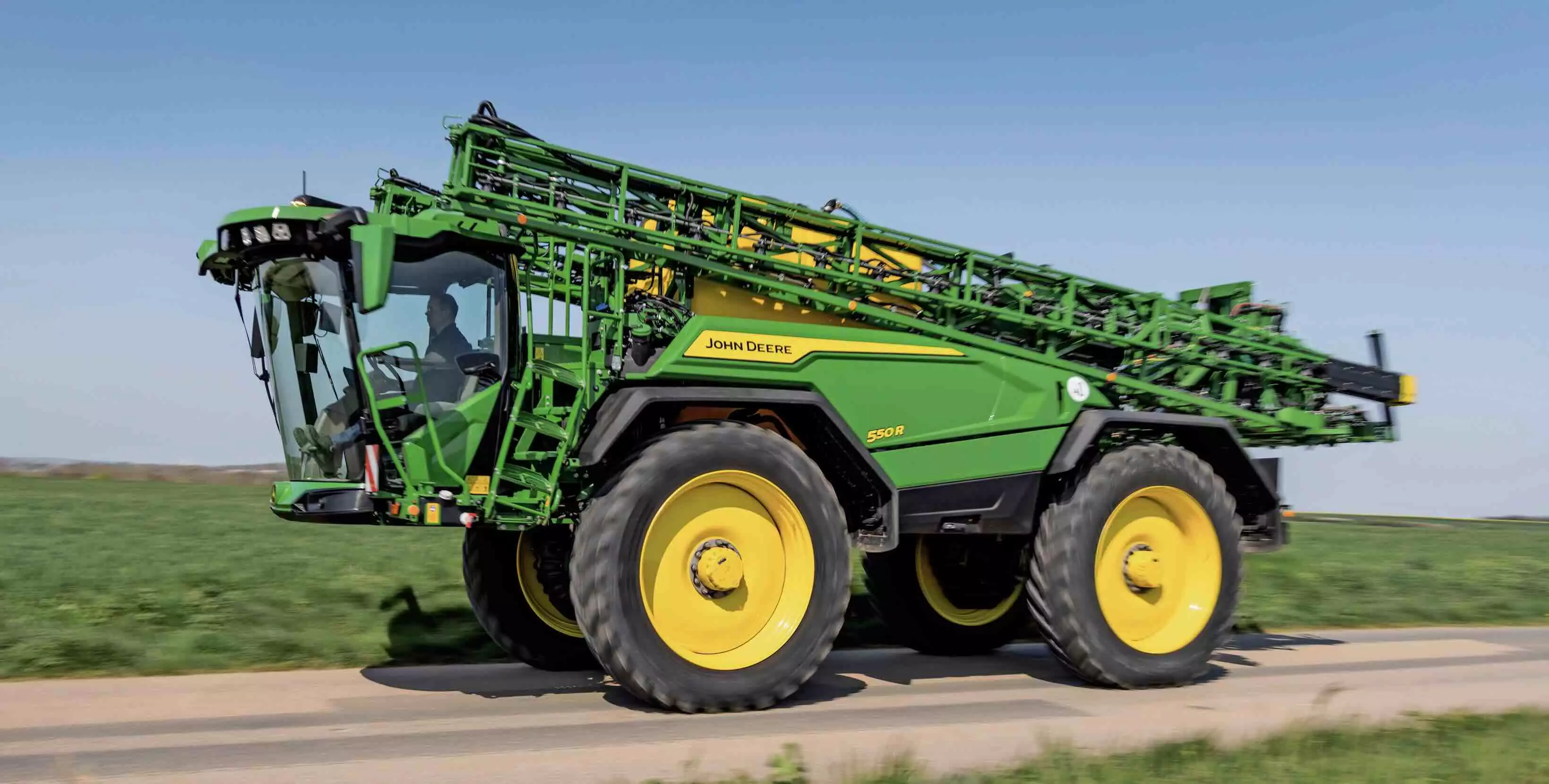 Pour les déplacements routiers, le mode Auto du 500R réduit le régime moteur à 1350 tr/min