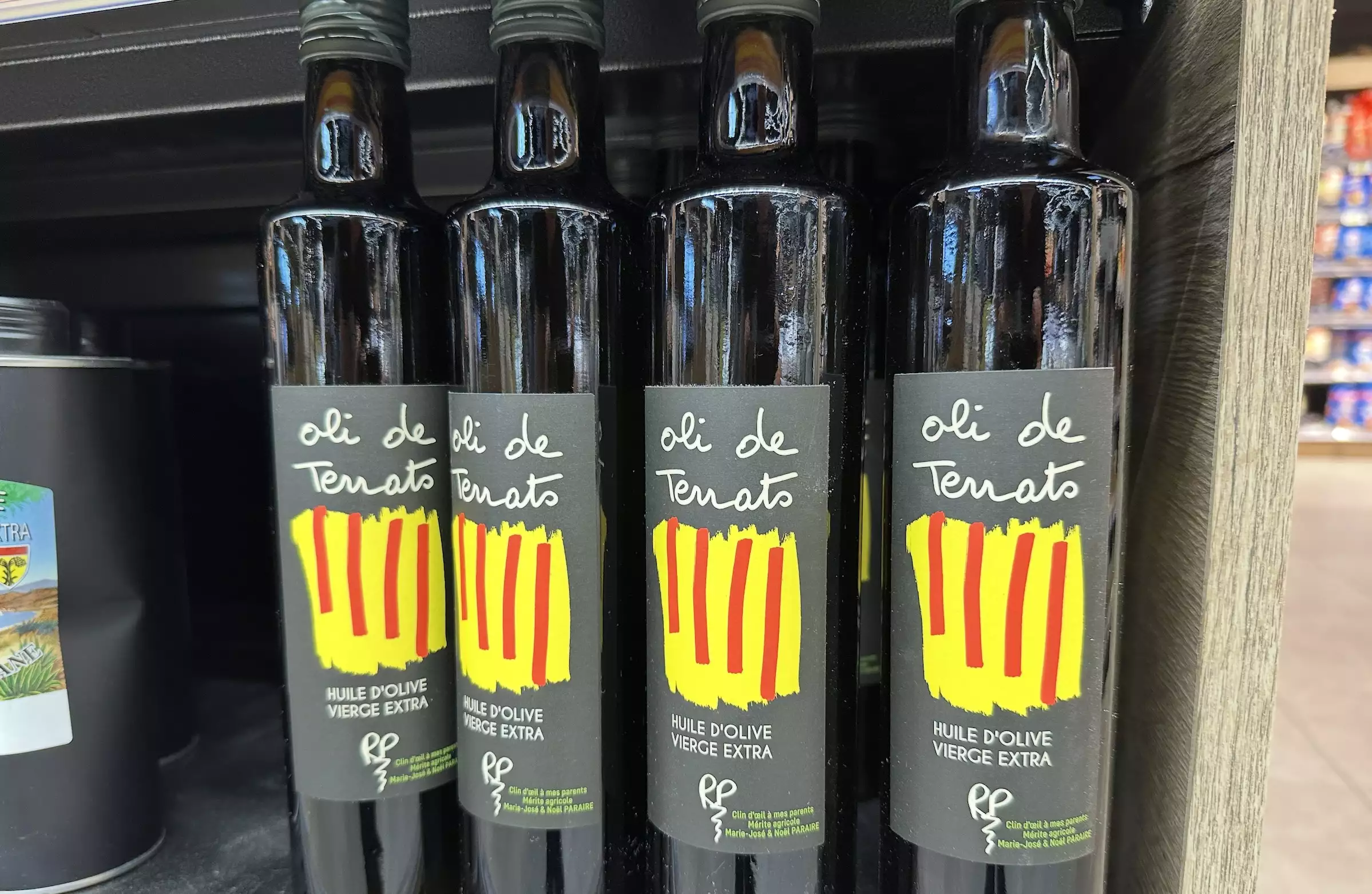 La famille Paraire s’est diversifiée dans la production d’olives, qu’elle fait presser à façon, avant d’assurer la vente de l’huile