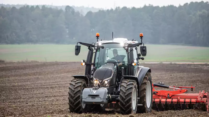 La catégorie « Best Utility » distingue un tracteur de 4 cylindres maximum, de plus de 70 ch et de moins de 8500 kg (Crédit Photo : Valtra)