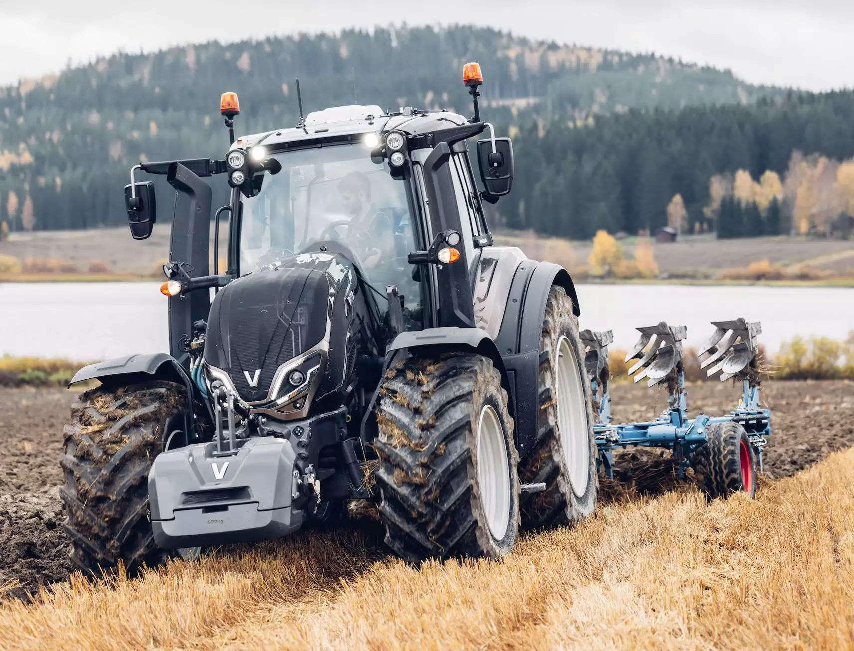 La s&eacute;rie N &agrave; moteur Agco 4,9 litres compte quatre mod&egrave;les de 135 ch &agrave; 165 ch, non compt&eacute;e la fonction boost de 10 ch pour les trois premeirs mod&egrave;les de la gamme, le N175 pointant de son c&ocirc;t&eacute; &agrave; 201 ch