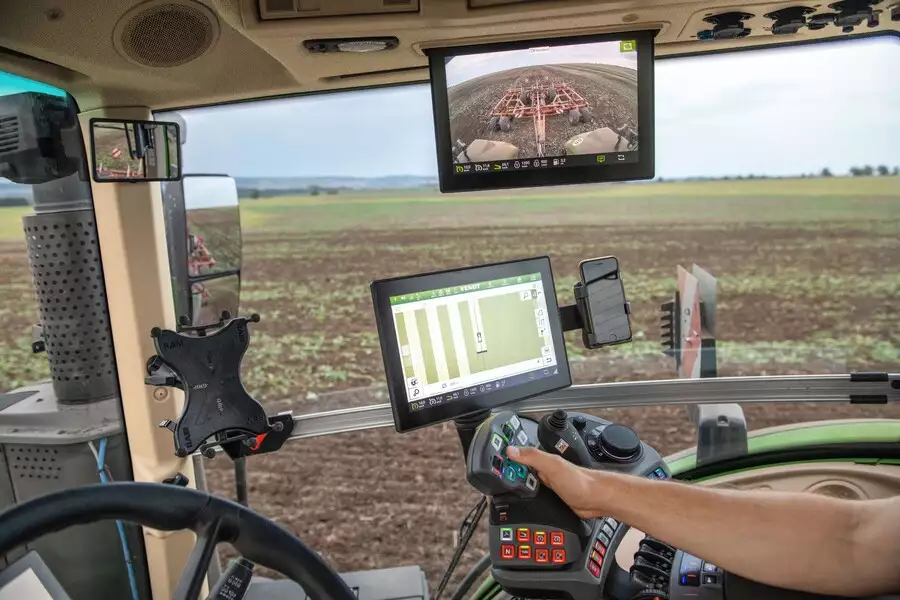 Le Fendt 1000 Vario Gen4, son champ de vision, sa transmission VarioDrive et son concept de suspension intégrale