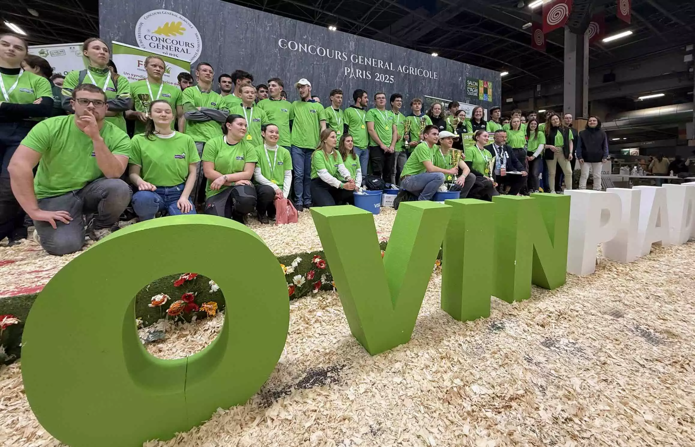 Les 40 finalistes des 20èmes Ovinpiades au Salon de l’agriculture le 22 février (Crédit photo : R. Lecocq)