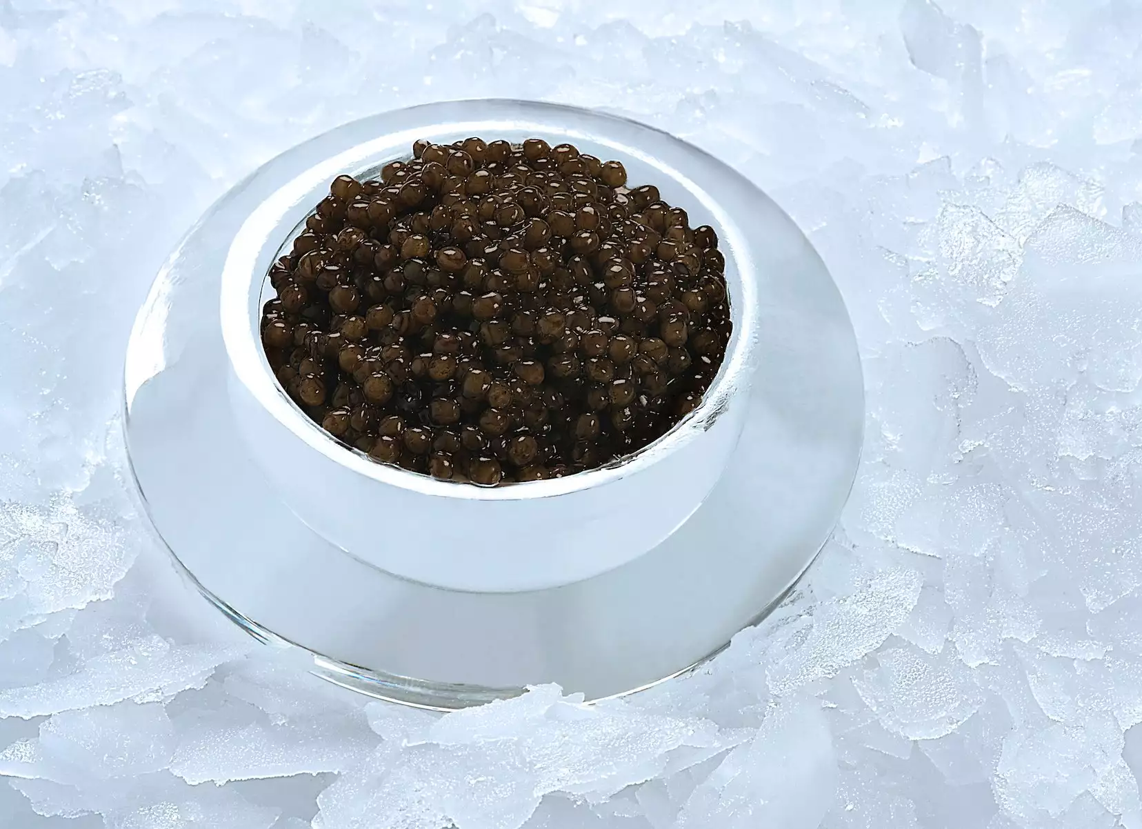 Le caviar ne se consomme pas, il se d&eacute;guste (Cr&eacute;dit photo : Caviar d&rsquo;Aquitaine)