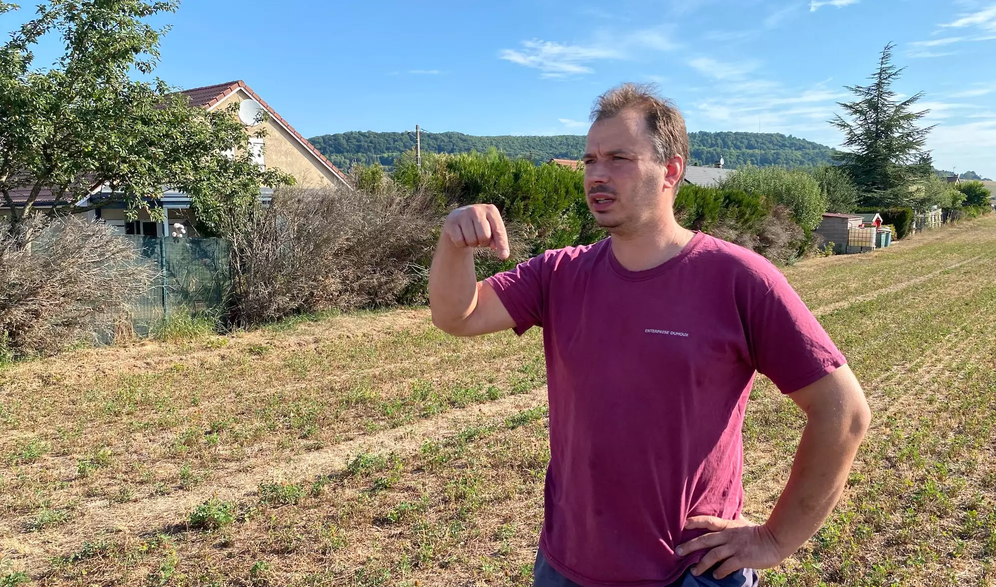 Florent Claudon, éleveur : « Personnellement, j’aimerais me passer du pulvérisateur. Mais pour passer au bio, il faut être