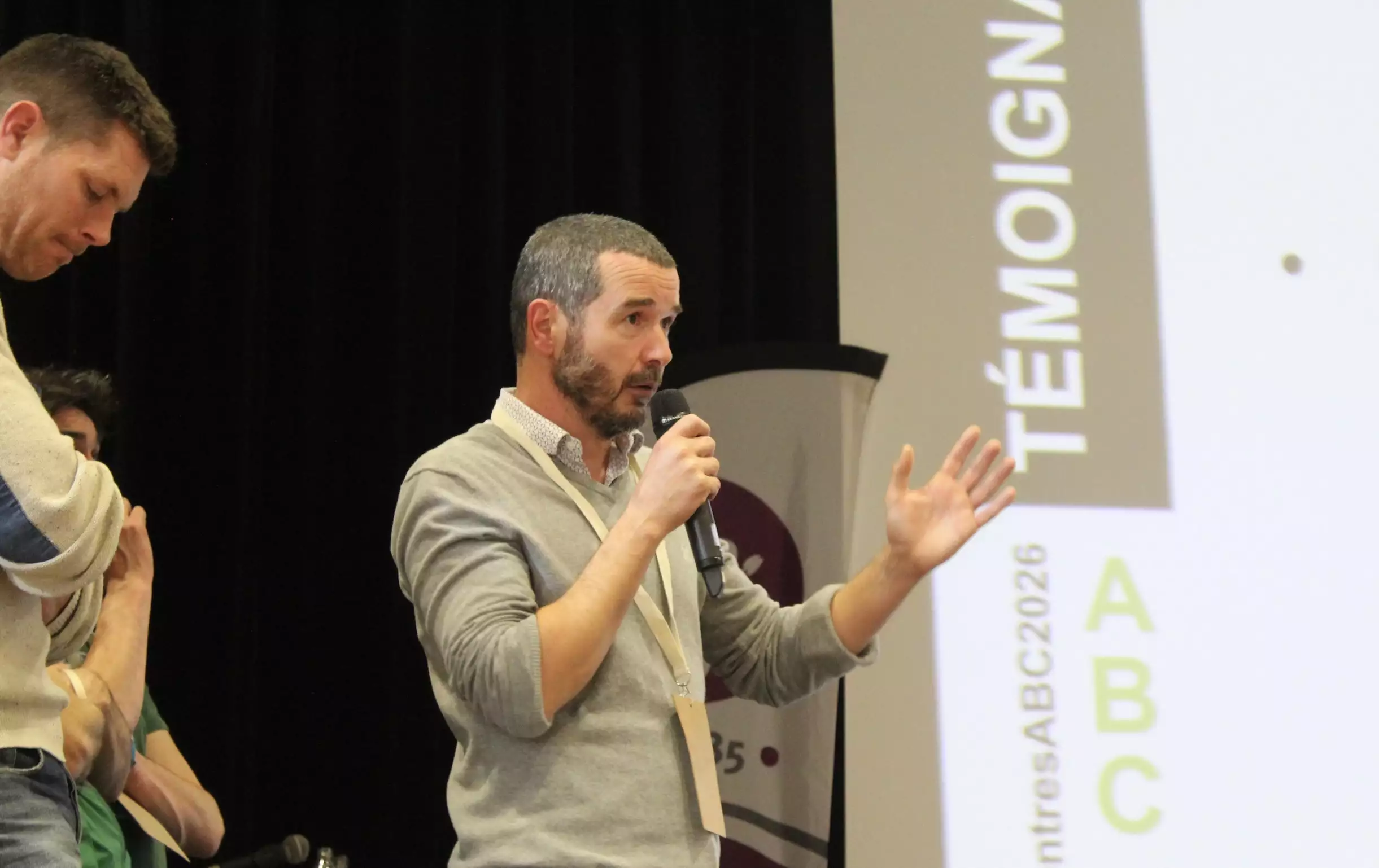Agriculteur en Vendée, Cyril Routchenko travaille avec des micro-organisme efficaces depuis plusieurs années et les résultats sont aux rendez-vous © TD