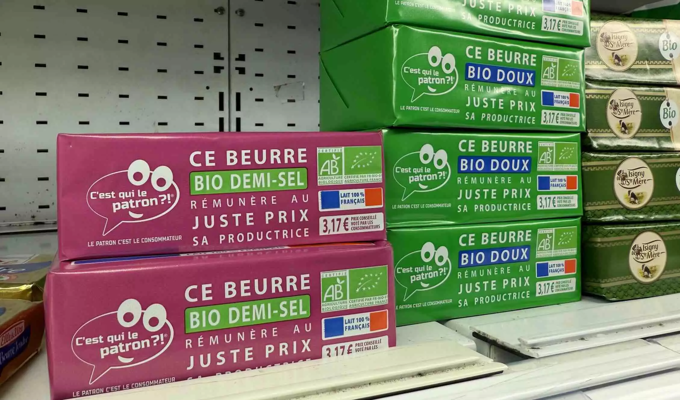 Après plusieurs initiatives privées, les pouvoirs publics vont expérimenter l’affichage des conditions de rémunération des agriculteurs (Crédit photo : R. Lecocq)