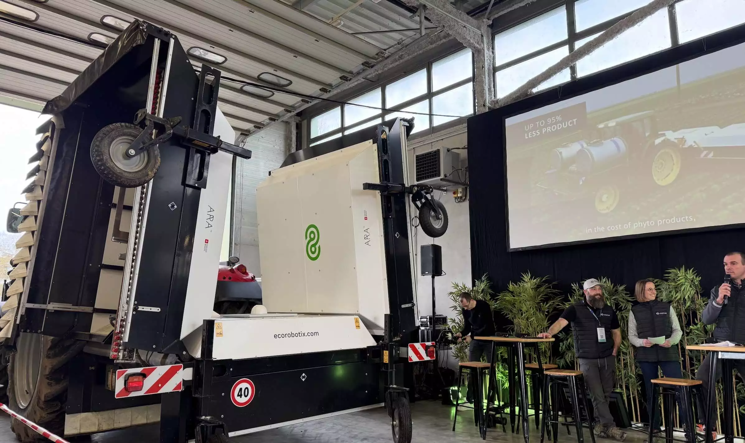 Ara, le pulvérisateur d’Ecorobotix, une solution robotisée au service de l’application ultra-localisée des herbicides sélectifs et non sélectifs et autres produits phyto