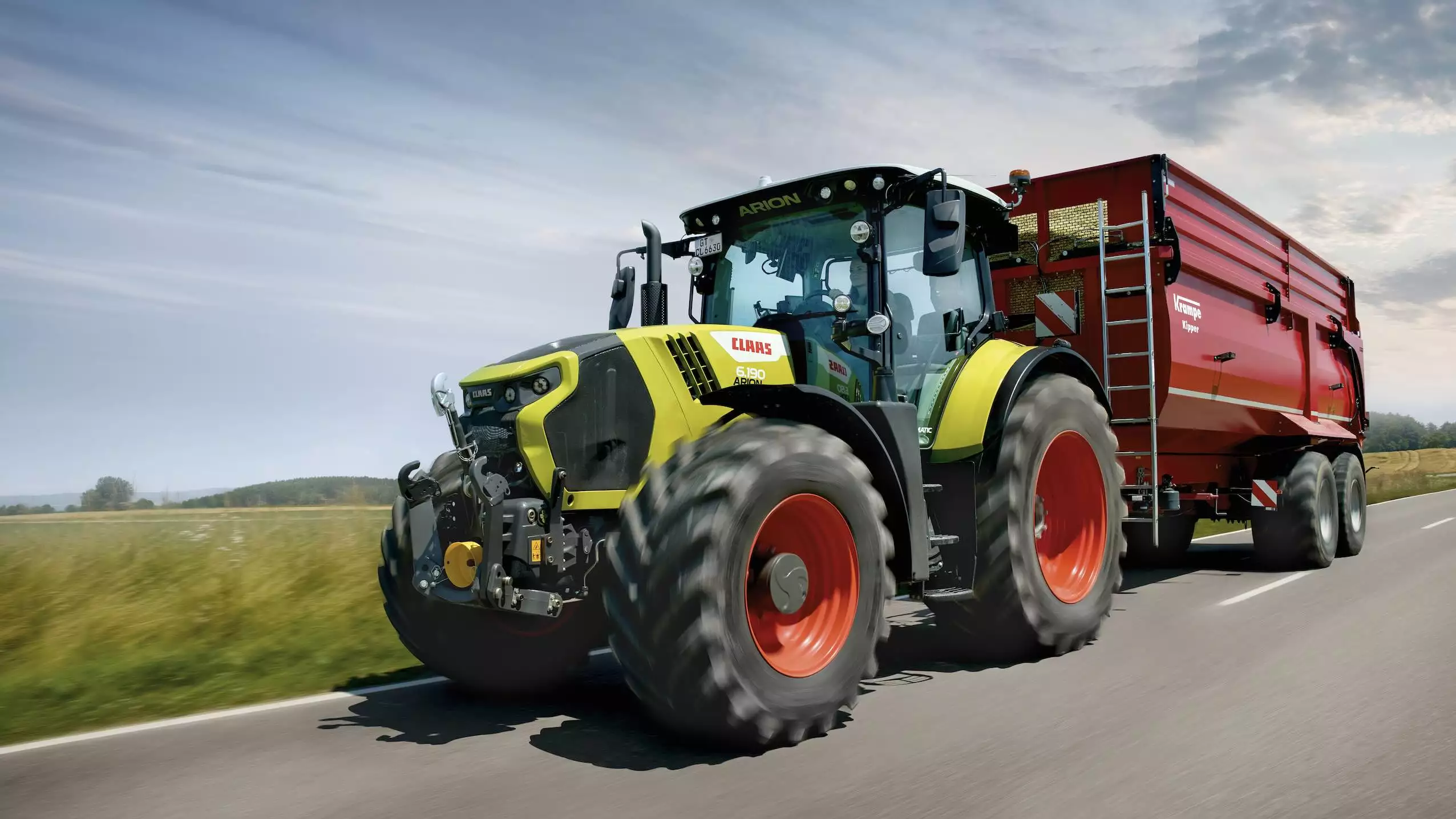 L’Arion Série 6 CMatic intègre un frein de maintien en ligne automatique de la remorque © Claas