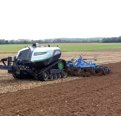Robotique agricole : un AgXeed à l’essai à la Cuma de Sassy Lire l'article